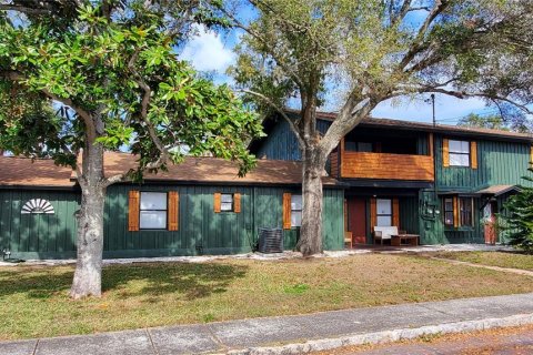 Duplex in Largo, Florida 7 bedrooms, 323.02 sq.m. № 2213160 - photo 2