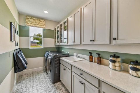 Villa ou maison à vendre à Apopka, Floride: 4 chambres, 327.76 m2 № 2405367 - photo 9