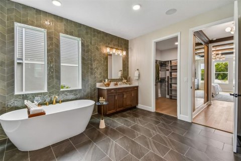 Villa ou maison à vendre à Apopka, Floride: 4 chambres, 327.76 m2 № 2405367 - photo 12