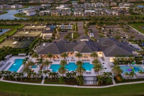 Купить виллу или дом в Бока-Ратон, Флорида 6 спален, 541.81м2, № 1208806 - фото 1
