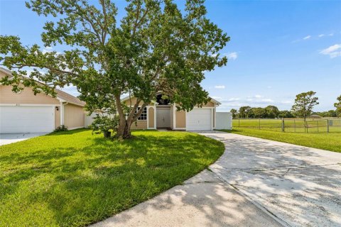 House in Orlando, Florida 3 bedrooms, 105.82 sq.m. № 2215599 - photo 9