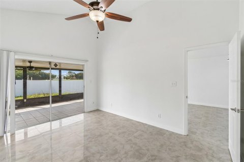 House in Orlando, Florida 3 bedrooms, 105.82 sq.m. № 2215599 - photo 30