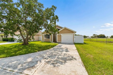 House in Orlando, Florida 3 bedrooms, 105.82 sq.m. № 2215599 - photo 16