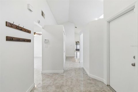 House in Orlando, Florida 3 bedrooms, 105.82 sq.m. № 2215599 - photo 3