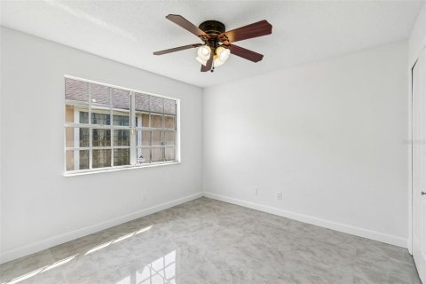 House in Orlando, Florida 3 bedrooms, 105.82 sq.m. № 2215599 - photo 17