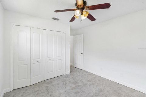 House in Orlando, Florida 3 bedrooms, 105.82 sq.m. № 2215599 - photo 8