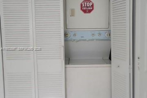 Copropriété à louer à Lauderhill, Floride: 1 chambre, 55.74 m2 № 1997501 - photo 9