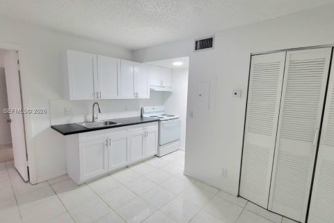 Condo à Lauderhill, Floride, 1 chambre  № 1997501