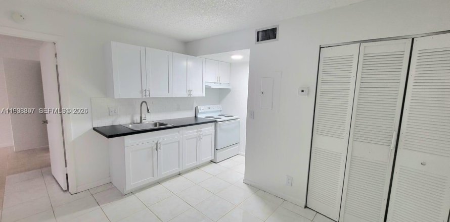 Condo à Lauderhill, Floride, 1 chambre  № 1997501