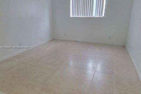Copropriété à louer à Lauderhill, Floride: 1 chambre, 55.74 m2 № 1997501 - photo 3