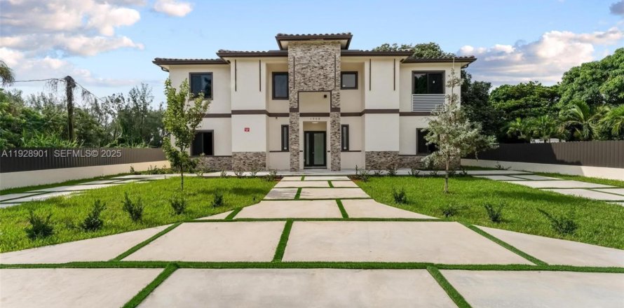 Дом в Майами, Флорида 4 спальни, 135.08м2 № 1987276