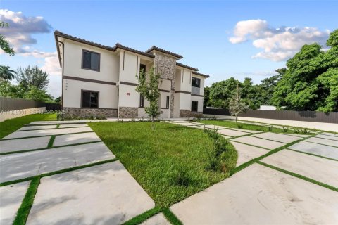 Снять в аренду виллу или дом в Майами, Флорида 4 спальни, 135.08м2, № 1987276 - фото 5