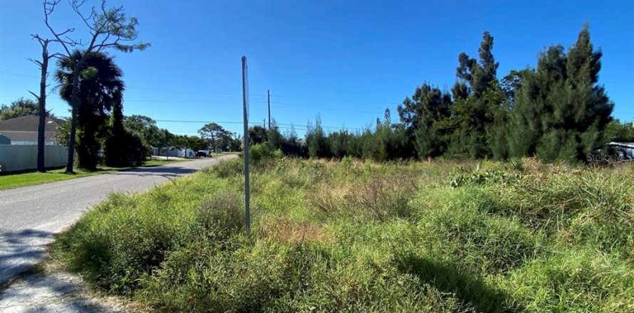 Land in Englewood, Florida № 2379435