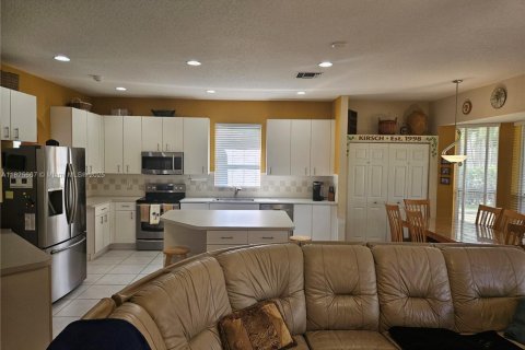House in Boca Raton, Florida 4 bedrooms, 311.87 sq.m. № 1797541 - photo 15