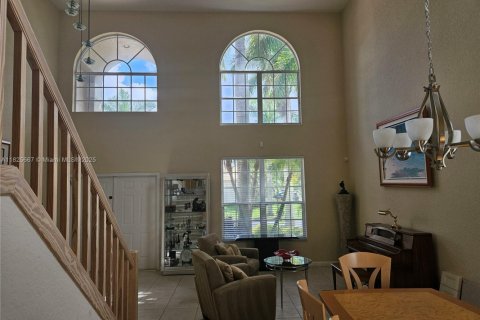 House in Boca Raton, Florida 4 bedrooms, 311.87 sq.m. № 1797541 - photo 9
