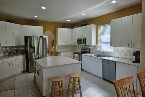 House in Boca Raton, Florida 4 bedrooms, 311.87 sq.m. № 1797541 - photo 10