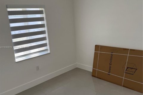 Снять в аренду квартиру в Майами-Спрингс, Флорида 1 спальня, 182.74м2, № 2034409 - фото 6