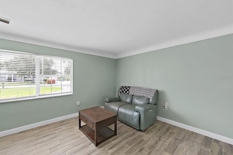House in Saint Petersburg, Florida 2 bedrooms, 100.33 sq.m. № 2259031 - photo 10