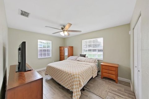 House in Saint Petersburg, Florida 2 bedrooms, 100.33 sq.m. № 2259031 - photo 25