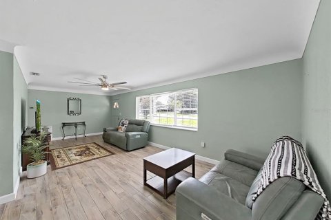 House in Saint Petersburg, Florida 2 bedrooms, 100.33 sq.m. № 2259031 - photo 11