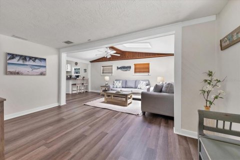 Casa en venta en Largo, Florida, 3 dormitorios, 123.84 m2 № 2349154 - foto 3