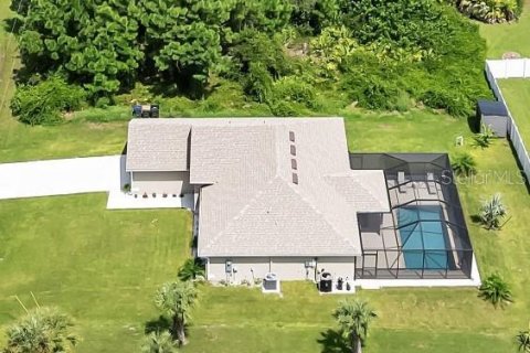 Villa ou maison à vendre à North Port, Floride: 4 chambres, 164.9 m2 № 1907193 - photo 2
