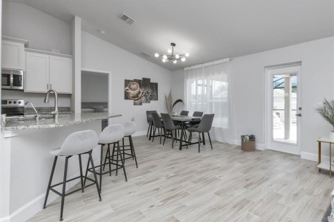 Villa ou maison à vendre à North Port, Floride: 4 chambres, 164.9 m2 № 1907193 - photo 7
