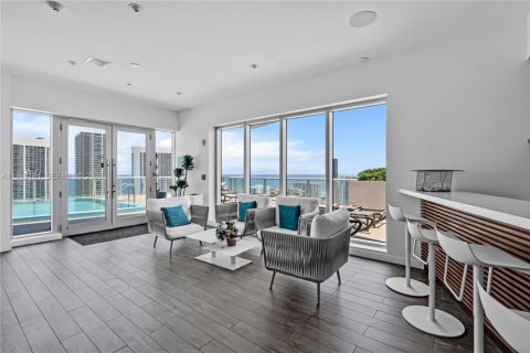 Copropriété à vendre à Hallandale Beach, Floride: 2 chambres, 94.76 m2 № 2063074 - photo 29