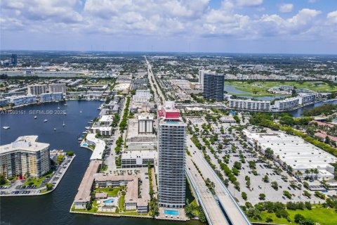 Copropriété à vendre à Hallandale Beach, Floride: 2 chambres, 94.76 m2 № 2063074 - photo 21