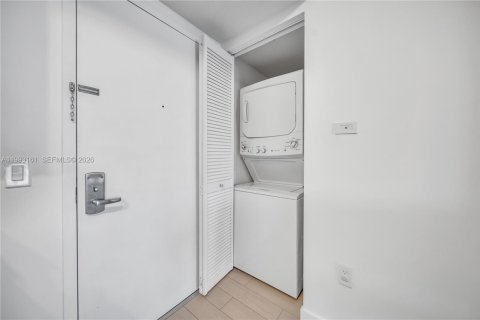 Copropriété à vendre à Hallandale Beach, Floride: 2 chambres, 94.76 m2 № 2063074 - photo 14