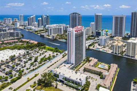 Copropriété à vendre à Hallandale Beach, Floride: 2 chambres, 94.76 m2 № 2063074 - photo 20