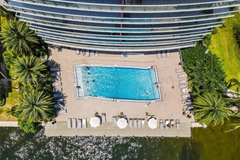 Copropriété à vendre à Hallandale Beach, Floride: 2 chambres, 94.76 m2 № 2063074 - photo 25