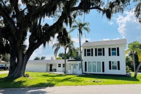 Casa en Bradenton, Florida 4 dormitorios, 247.03 m2 № 2157925