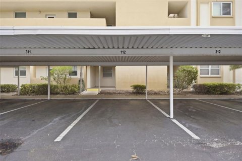 Condo in South Pasadena, Florida, 1 bedroom № 2219348 - photo 28
