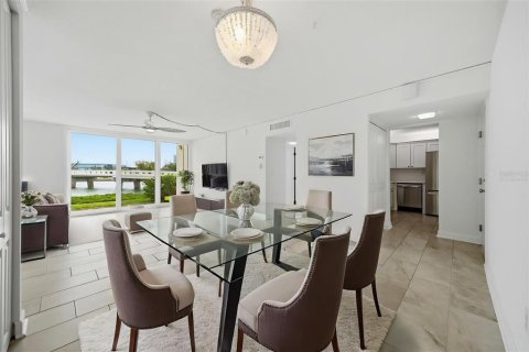 Condo in South Pasadena, Florida, 1 bedroom № 2219348 - photo 7
