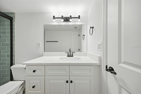 Condo in South Pasadena, Florida, 1 bedroom № 2219348 - photo 19