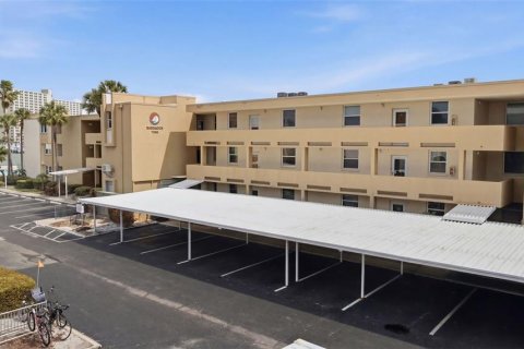 Condo in South Pasadena, Florida, 1 bedroom № 2219348 - photo 2