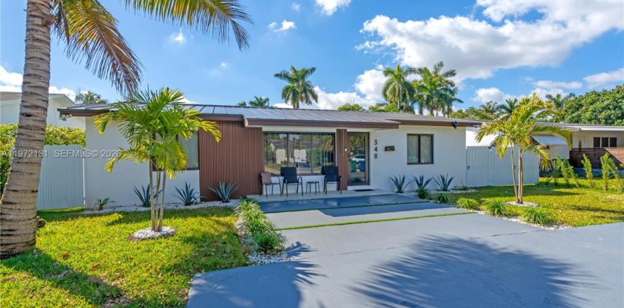 Дом в Майами, Флорида 5 спален, 233.46м2 № 2033853