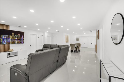 Купить виллу или дом в Майами, Флорида 5 спален, 233.46м2, № 2033853 - фото 8