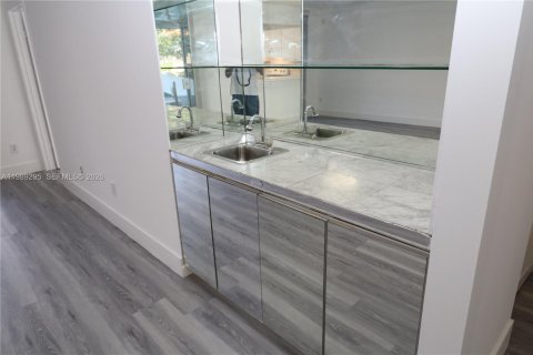 Copropriété à louer à North Miami Beach, Floride: 3 chambres, 116.13 m2 № 2062258 - photo 28