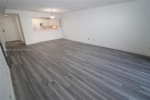 Copropriété à louer à North Miami Beach, Floride: 3 chambres, 116.13 m2 № 2062258 - photo 2