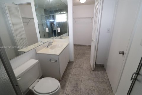 Copropriété à louer à North Miami Beach, Floride: 3 chambres, 116.13 m2 № 2062258 - photo 24