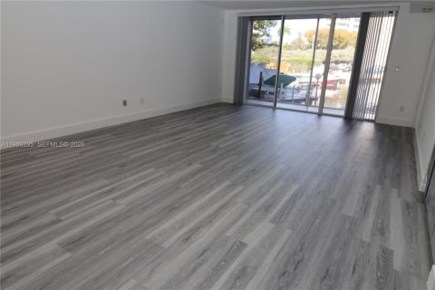 Copropriété à louer à North Miami Beach, Floride: 3 chambres, 116.13 m2 № 2062258 - photo 29