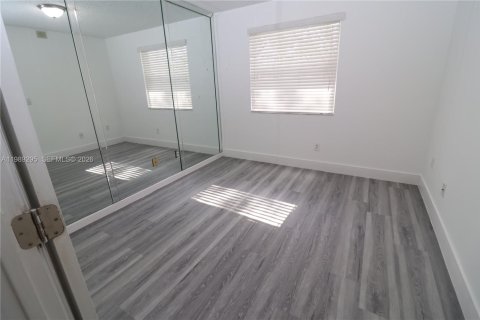 Copropriété à louer à North Miami Beach, Floride: 3 chambres, 116.13 m2 № 2062258 - photo 10