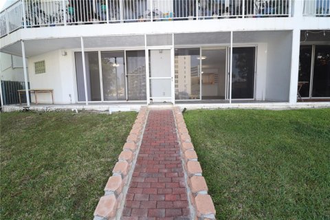 Copropriété à louer à North Miami Beach, Floride: 3 chambres, 116.13 m2 № 2062258 - photo 16