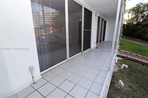 Copropriété à louer à North Miami Beach, Floride: 3 chambres, 116.13 m2 № 2062258 - photo 17