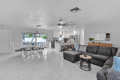 Casa en alquiler en Pompano Beach, Florida, 4 dormitorios, 152.17 m2 № 2054394 - foto 5