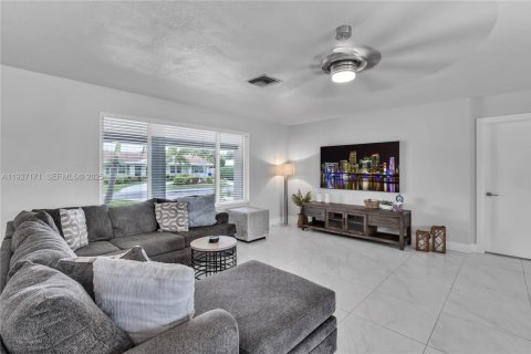 Casa en alquiler en Pompano Beach, Florida, 4 dormitorios, 152.17 m2 № 2054394 - foto 4
