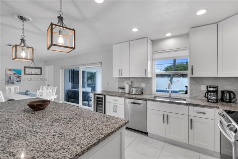 Casa en alquiler en Pompano Beach, Florida, 4 dormitorios, 152.17 m2 № 2054394 - foto 8