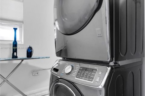 Casa en alquiler en Pompano Beach, Florida, 4 dormitorios, 152.17 m2 № 2054394 - foto 27